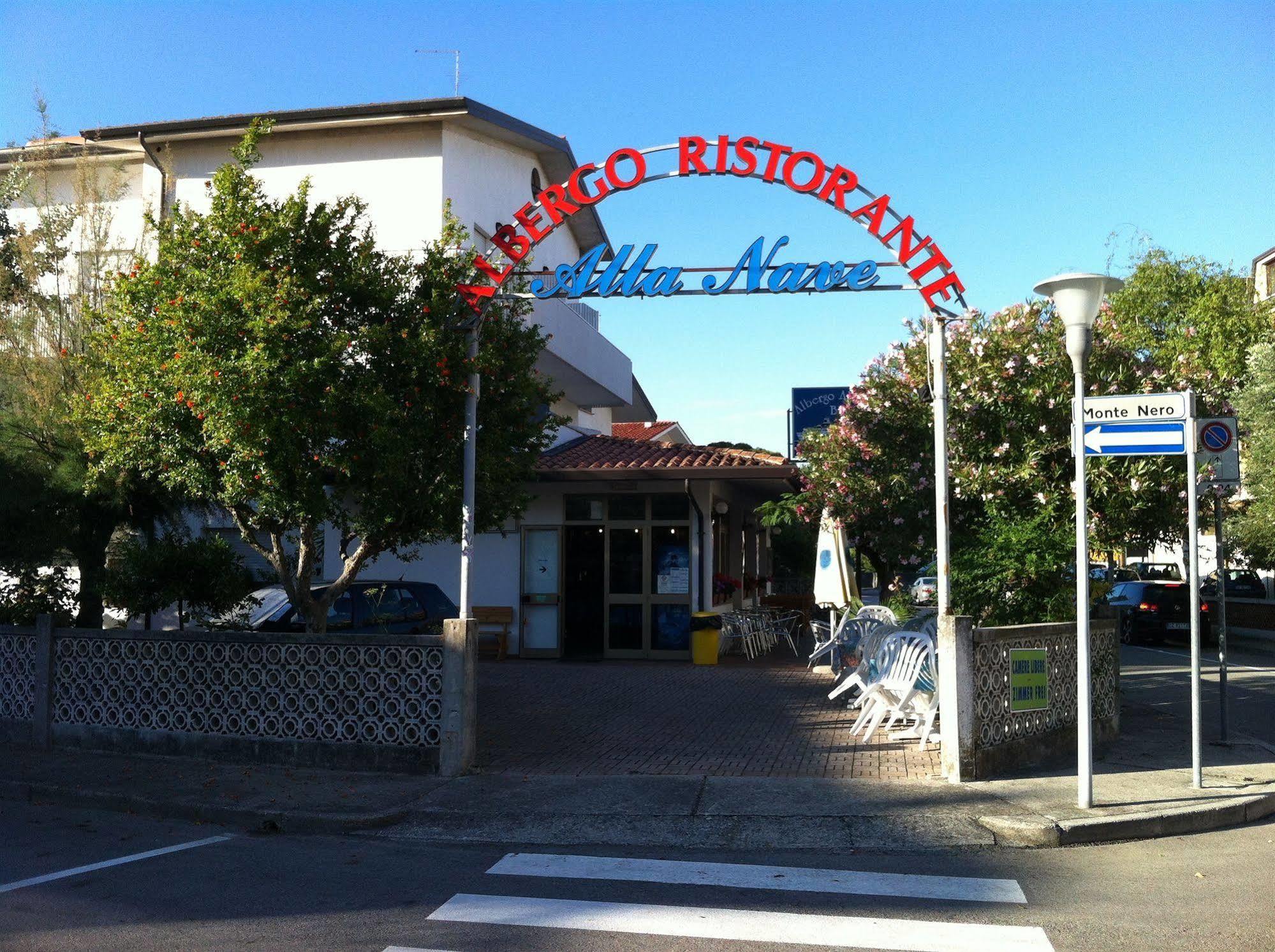 Albergo Alla Nave Lignano Sabbiadoro Ngoại thất bức ảnh